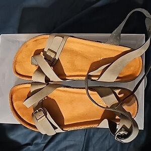 Refresh Women's Gray Buckle Crisscross Ankle Wrap Sandals 7.5